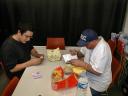F1UJT et F4DJT en train de prparer les billets pour le tirage de la tombola